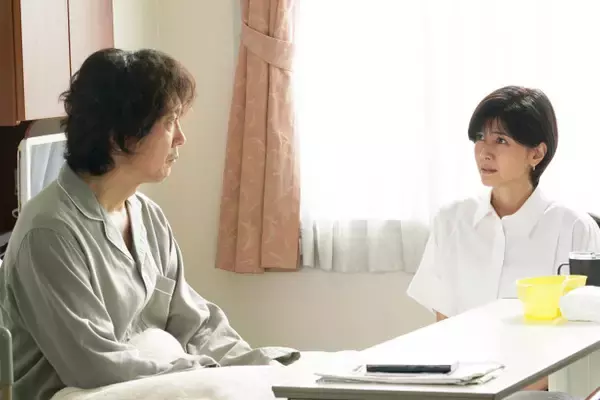 『ラストノート』第9話　“葵”内田有紀、“眞澄”佐々木蔵之介が入院していることを知る