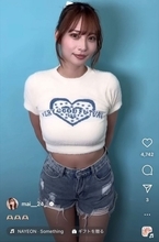 フォロワー110万超の“日本一美しいドラマー”、「スタイル抜群」“ぴっちり＆ミニ丈”姿にファン興奮