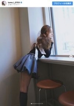 板野友美、“ミニスカコーデ”披露に反響「美しいスタイル」「可愛い」