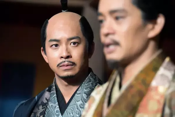 『豊臣兄弟！』“千利休”吉岡秀隆登場！ 意外な一言に“小一郎”仲野太賀＆視聴者ビックリ「斬新にも程がある」「かなり癖強」
