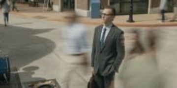 トム・ヒドルストン主演！　スティーヴン・キング原作のミステリー映画『サンキュー、チャック』新場面写真到着