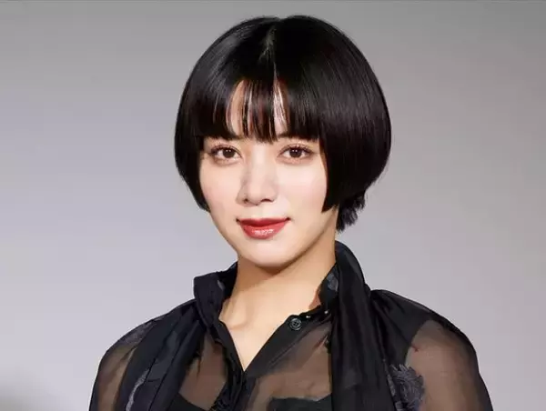 ＜本日誕生日＞池田エライザ、美しすぎるインスタで1年振り返り！　ミニスカ制服姿にドレス姿も