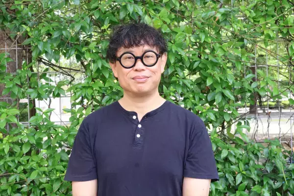 岡田利規、「演劇を観るという体験を刷新したい」　東京芸術劇場芸術監督就任第1作に込めた想い
