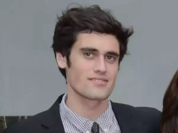 ロブ・ライナー監督夫妻殺害で逮捕の次男が初めて出廷　自殺防止ベストを着用