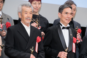 田中泯の受賞を吉沢亮が祝福！　長塚京三は淀川長治賞に喜び「一番幸せな80歳かもしれません」＜日本映画批評家大賞＞