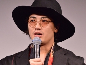 赤西仁、実父の若かりし頃を初公開「似てる！」「仁さん面影あるね」