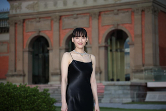 綾瀬はるか＆松嶋菜々子＆今田美桜、シックなブラックドレスで登場　カルティエまとい美の競演