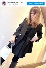 渡辺美奈代56歳、ブラック統一のクールなコーデとミニスカ美脚にファン「とってもかっこいい」「足も細くて羨ましい」