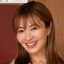 新山千春45歳、へそ出しタンクトップで健康的な汗流す姿に反響