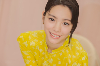 當真あみ、“変な体勢で寝ていた”幼少期ショットを披露「芸術的な寝方」「可愛すぎる」
