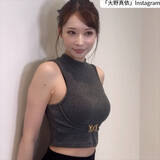 「“日本一美しいドラマー”大野真依、タイトなミニ丈ニット姿が「ナイス」「プロポーション抜群」　フォロワー130万」の画像1