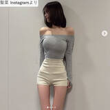 「16歳で妊娠・ギャルモデル、オフショルダー×ショーパン姿が「スタイル抜群」　ネット騒然」の画像1