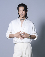 目黒蓮「ブルガリ 心斎橋」オープンを祝してメッセージ　山下智久・中島健人・福原遥が新店舗の世界観をいち早く体感