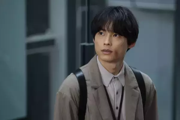 『告白－25年目の秘密－』初回 松村北斗、無垢で危険な主人公で新境地　ネット称賛続々「今までにない役」「めちゃくちゃ怖い…」