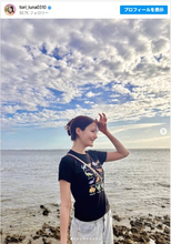 トリンドル玲奈・美人妹31歳、海辺で絵になるショット　スタイル抜群水着姿も