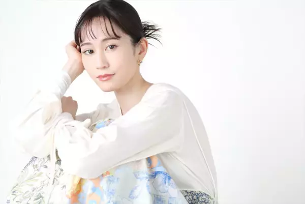 前田敦子「今のまま続けるのは良くない気がした」、14年ぶりの写真集で見せる“ペースチェンジ”の決意