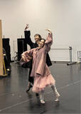 「井桁弘恵、バレエダンサーと心寄り添わせ熱演！ 『SWAN -Ballet cross Reading-』稽古場リポート」の画像1