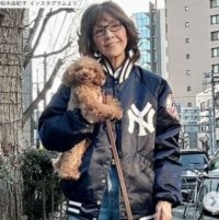 柏木由紀子78歳、デニムパンツ姿が「美しい」「スタイル抜群」「素敵」