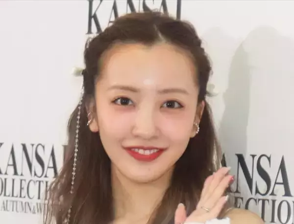 板野友美、“バスタオル1枚”で美スタイル全開「ドキッとした」「お肌めっちゃ綺麗」