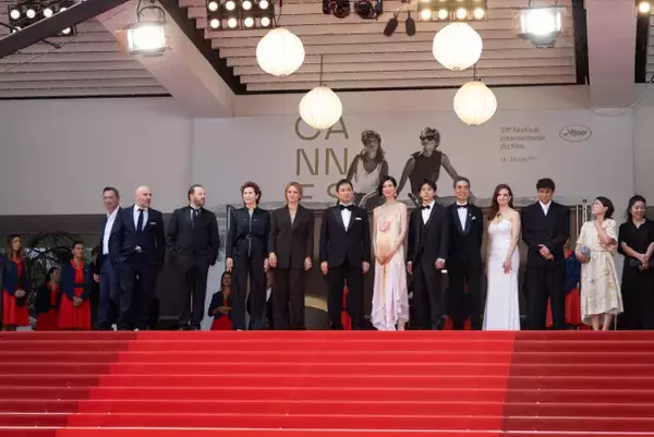 濱口竜介監督『急に具合が悪くなる』カンヌで14分に及ぶスタンディングオベーション