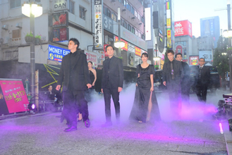 小栗旬＆間宮祥太朗＆野村周平＆西野七瀬らがゴジラロードをかっ歩！ 『バッド・ルーテナント：トウキョウ』日本初披露