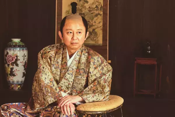 『有吉の壁 劇場版アドリブ大河「面白城の18人」』、監督・有吉弘行の出演が発表　殿役として有壁隊を追い詰める！