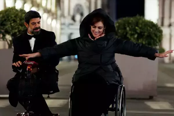 自由と女性をこよなく愛するモテ男が車いすのヴァイオリ二ストに恋する！　映画『幸せのイタリアーノ』予告編解禁