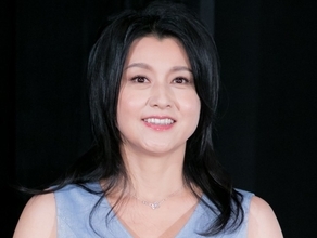 藤原紀香54歳、ショーパンで美スタイル全開　「脚が細くて長くて綺麗」「素敵」「若々しい」とネット衝撃