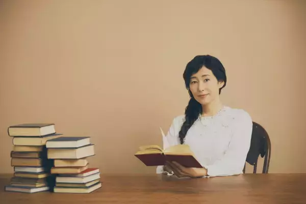 木村多江、舞台初主演！　『わたしの書、頁を図る』7月上演決定　小沢道成による最新作