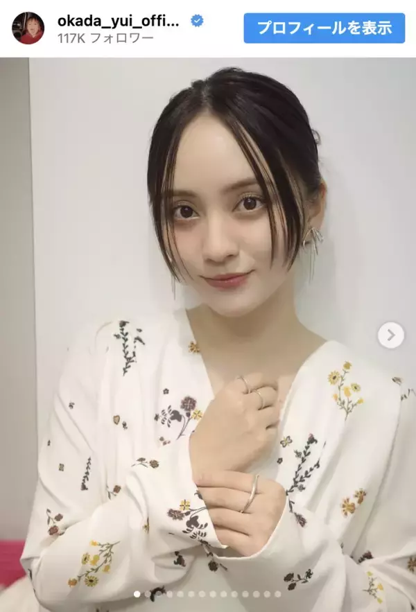 今年4月に結婚・人気芸人の美人娘、ミニスカから大人っぽコーデまで披露「最強美少女！」