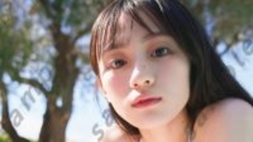 乃木坂46・川崎桜がビキニ姿で読書！　1st写真集『エチュード』封入特典カット解禁