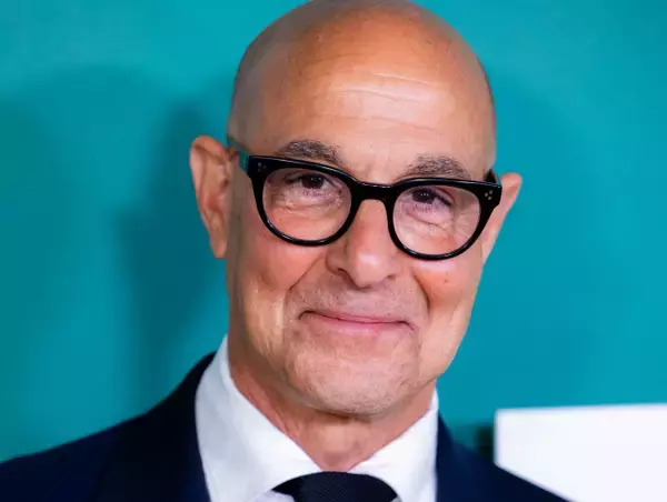『プラダを着た悪魔』スタンリー・トゥッチ、21歳差婚を語る　義妹はエミリー・ブラント
