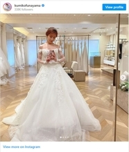 3年越しの結婚式・“くみっきー”舟山久美子のウエディングドレス姿に「素敵すぎて眼福」
