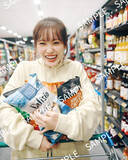 「櫻坂46・松田里奈、あふれる笑顔から水着カットまで！　1st写真集『まつりの時間』書店別特典12種ビジュアル解禁」の画像1