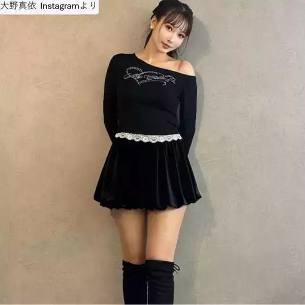 フォロワー130万の“日本一美しいドラマー”、黒ミニスカ姿の全身ショットが「スタイル抜群」　グラビアでも活躍中