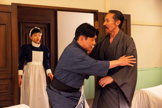 『風、薫る』“万作”飯尾和樹お手柄！ トラブル対応で意外な一面　ネット称賛「タイガースープレックス85」「関根勤さん仕込み」
