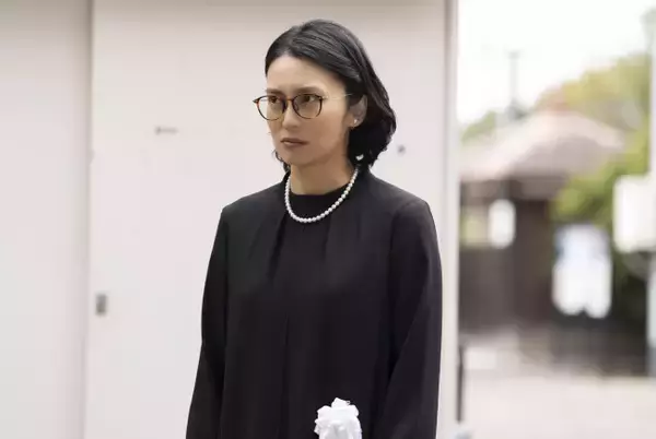 母の葬儀で妹に金の無心!? 　“妹”柴咲コウが“兄”オダギリジョーとの決裂を決意した瞬間　『兄を持ち運べるサイズに』本編映像