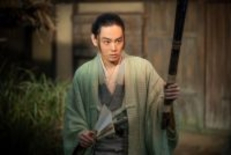 『豊臣兄弟！』菅田将暉、天才軍師役で登場　“小一郎”仲野太賀との対面シーンに反響「ヌルッと出てきた」「陰キャっぽい」
