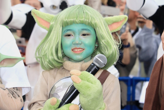永尾柚乃＆森川智之＆佐々木久美＆板倉俊之が横浜にサプライズ登場！ 「スター・ウォーズの日」を祝福