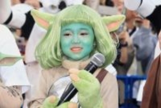 永尾柚乃＆森川智之＆佐々木久美＆板倉俊之が横浜にサプライズ登場！ 「スター・ウォーズの日」を祝福