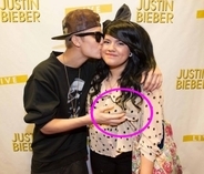 ジャスティン・ビーバーがファンの胸をわしづかみ!!　完全破局ですっかり迷走？