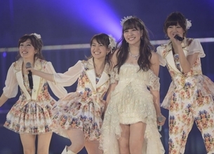 AKB48が5年半ぶり単独公演を開催　河西智美卒業セレモニーも