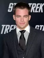 スター トレック 俳優クリス パイン 15人の美女とクラブで豪遊 お持ち帰りも 16年7月日 エキサイトニュース