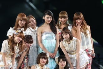 AKB48、1年ぶりの東京ドーム公演　秋元才加の卒業セレモニーで大島優子も号泣