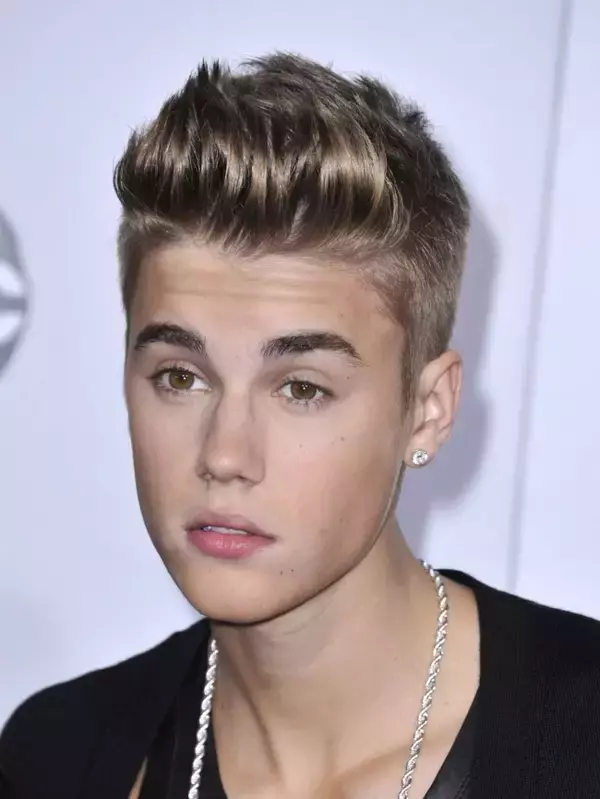 危機一髪！　ジャスティン・ビーバーがナイトクラブで襲われる!?