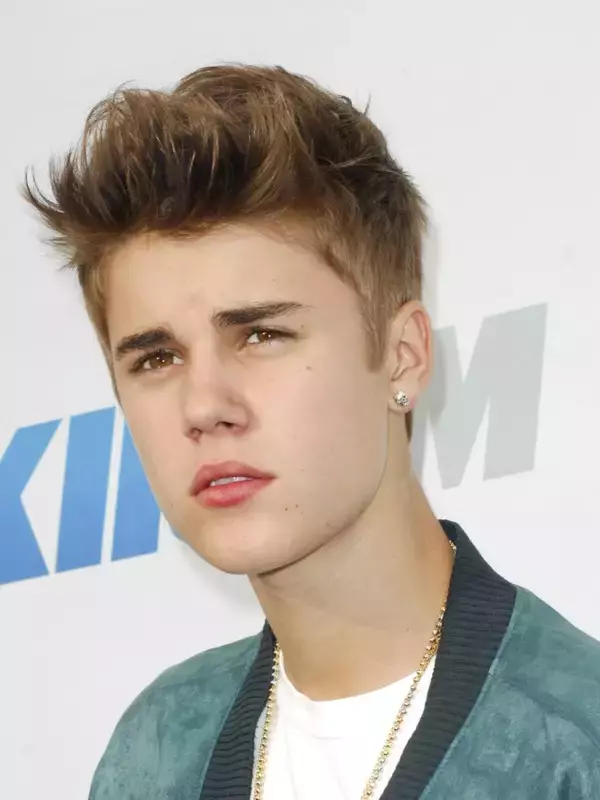 ジャスティン・ビーバー、ブラジルに戻ったら逮捕!? ホテルの壁に落書き