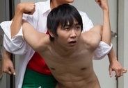 須賀健太、『スイートプールサイド』で全身剃毛！　“つるスベ裸体”画像初解禁