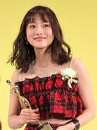 石原さとみ、ぶりっ子役は「可愛い仕草を研究」　東京ドラマアウォードで助演女優賞