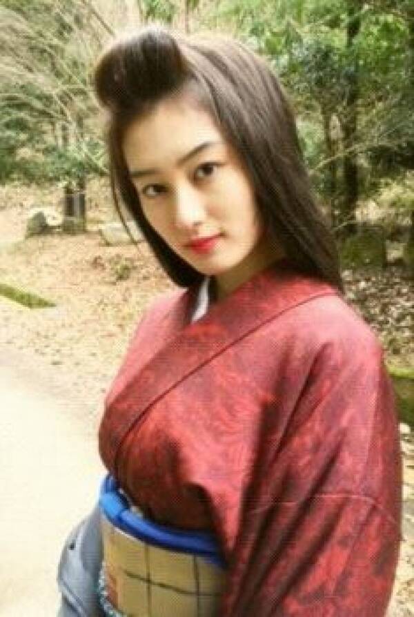 高月彩良 ロングヘアー披露に大反響 デコだしかわいい 15年2月9日 エキサイトニュース