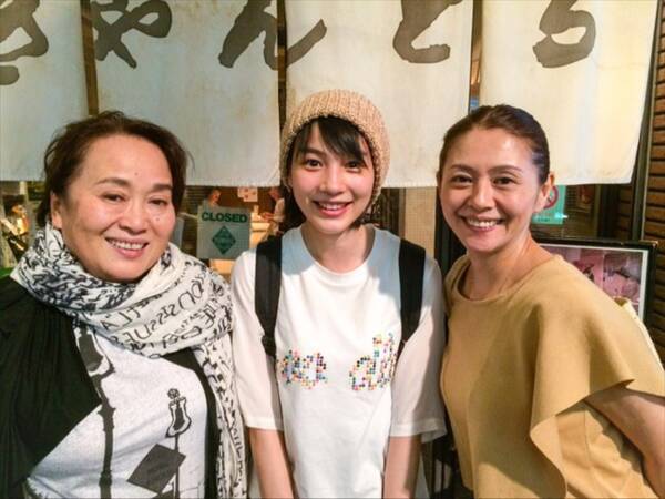 能年玲奈 小泉今日子の舞台観劇 こんなセットで演技してみたい 意欲のぞかせる 15年6月24日 エキサイトニュース